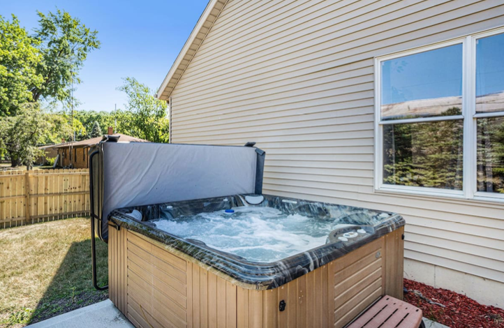 A picture of a hot tub at a vacation rental. 